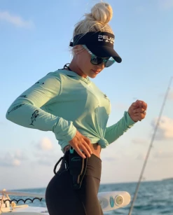 Apparel Ultratek Gyotaku Hooded Fishing Shirt - Women's Womens